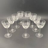 Aperitif glasses with chiseled petal pattern