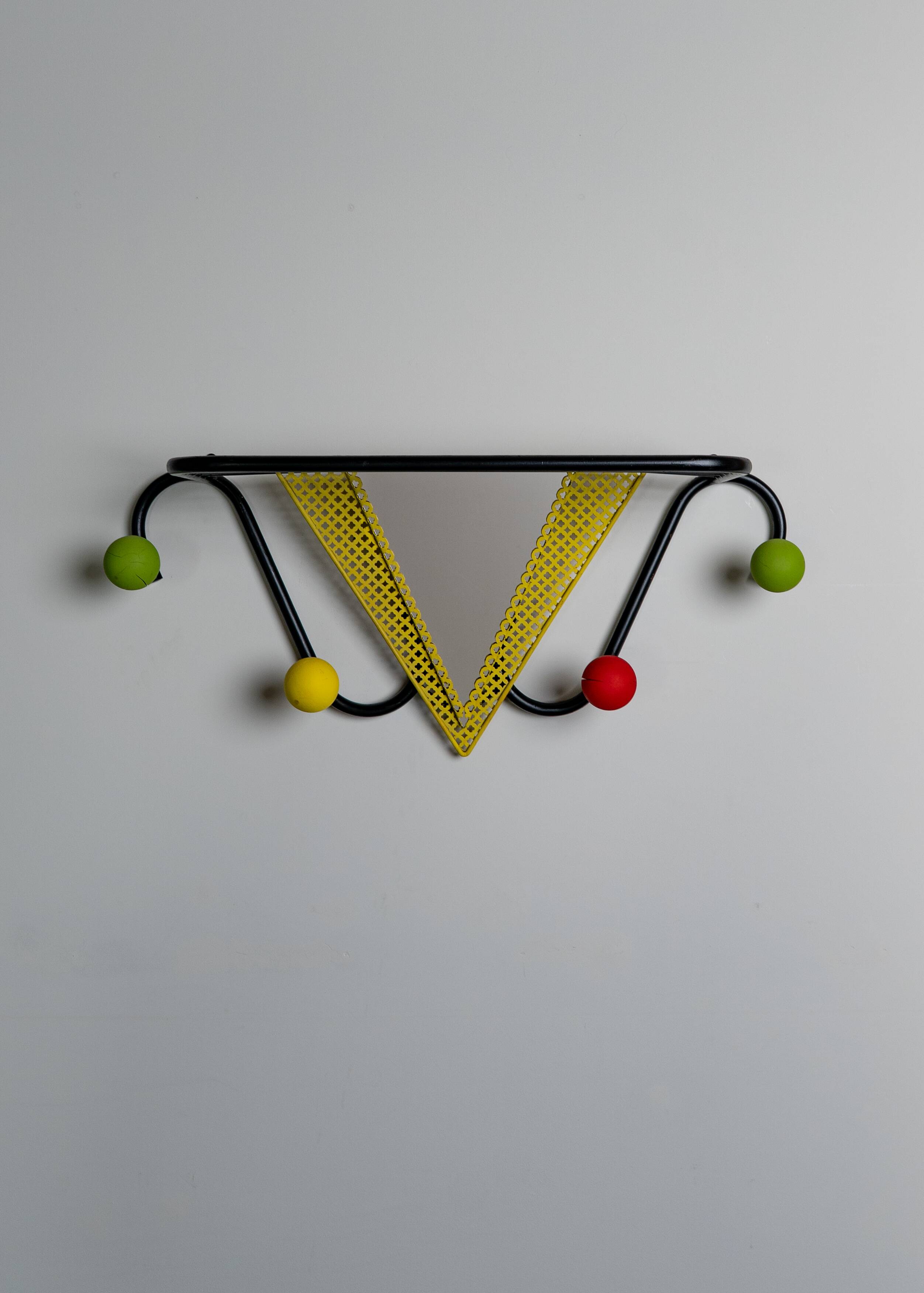 Porte manteau mural Mathieu Matégot, France, 1950