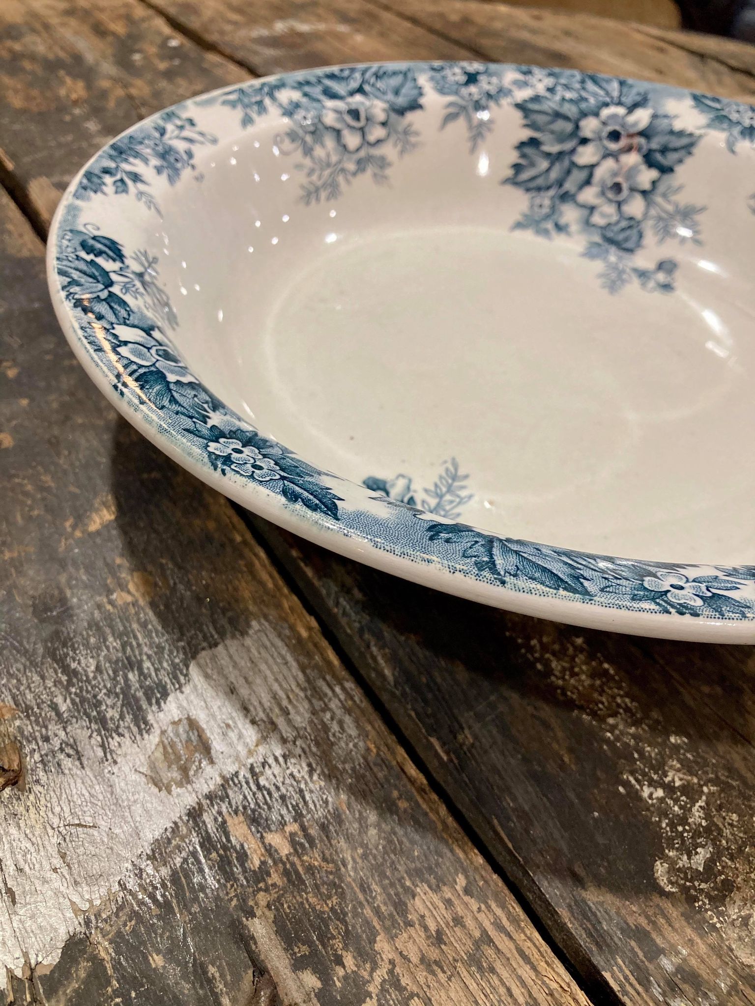 Saint-Amand Hollow Service Plate - Hamage