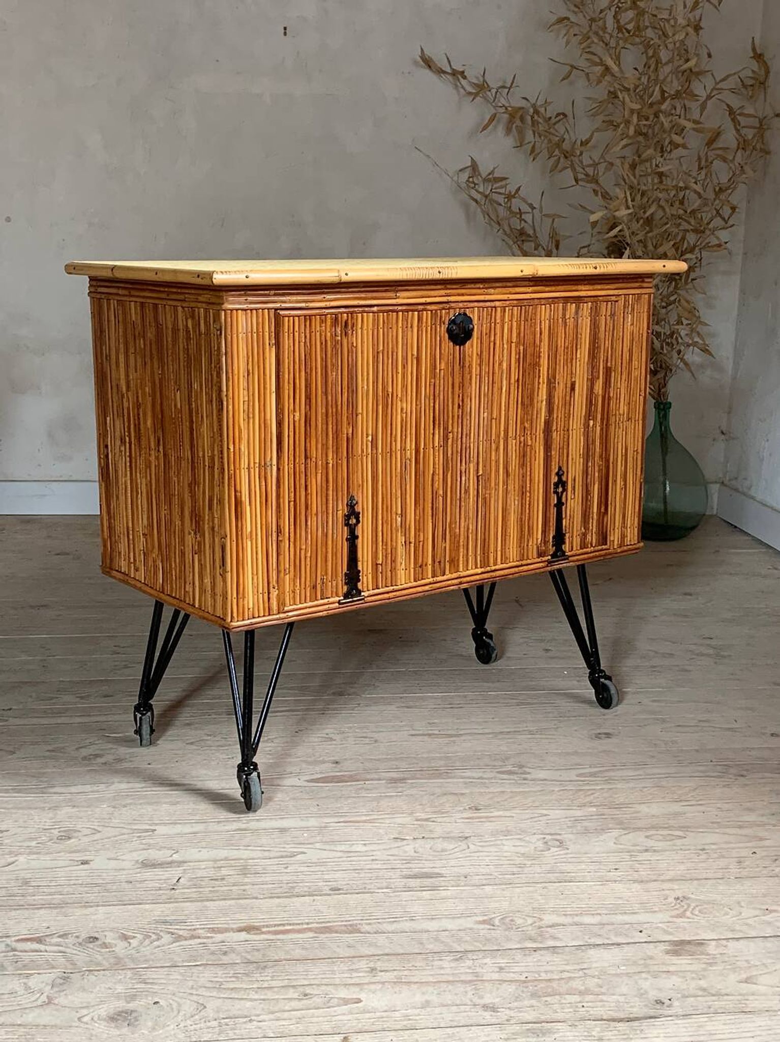 Buffet bar vintage en rotin