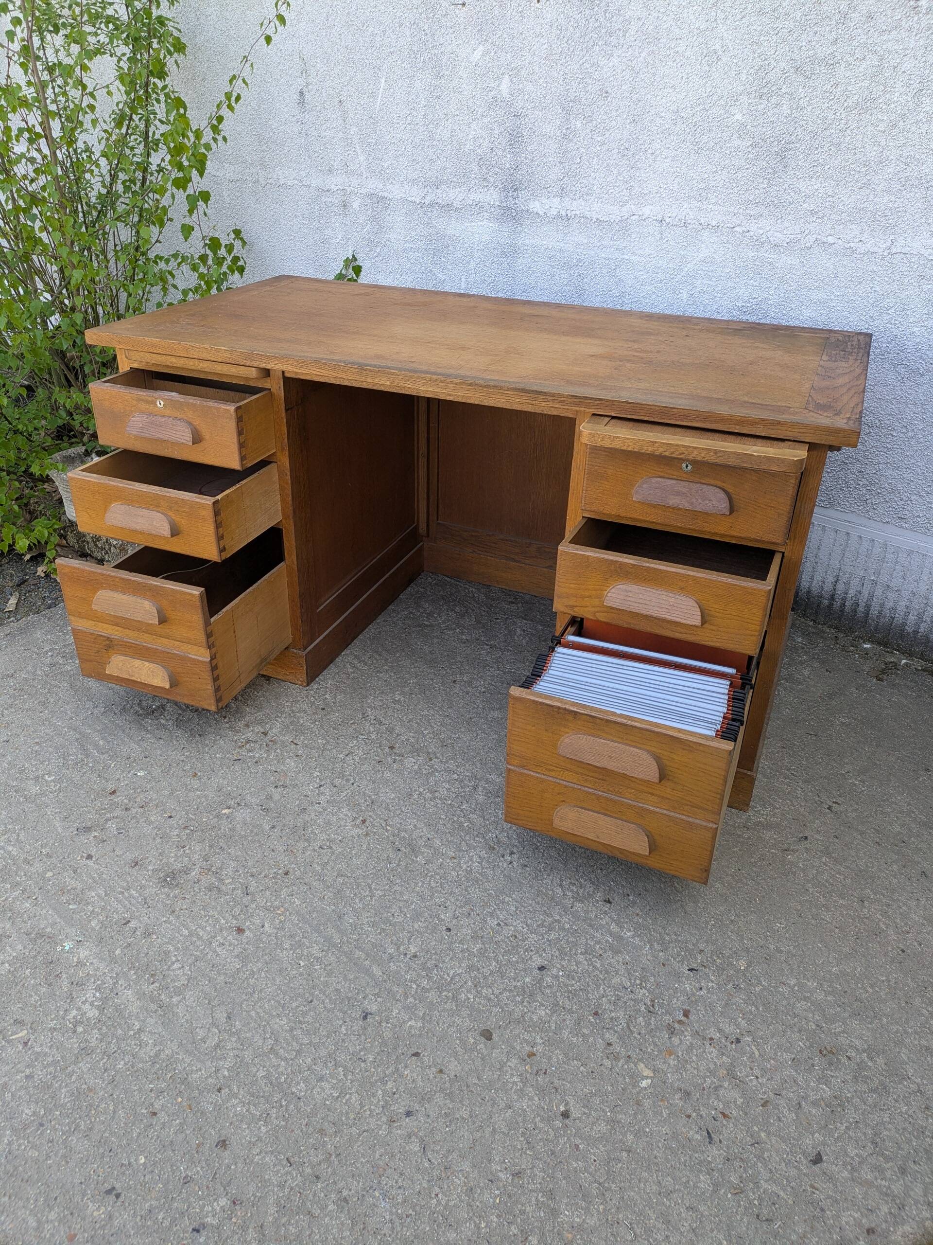 Bureau administratif adulte
