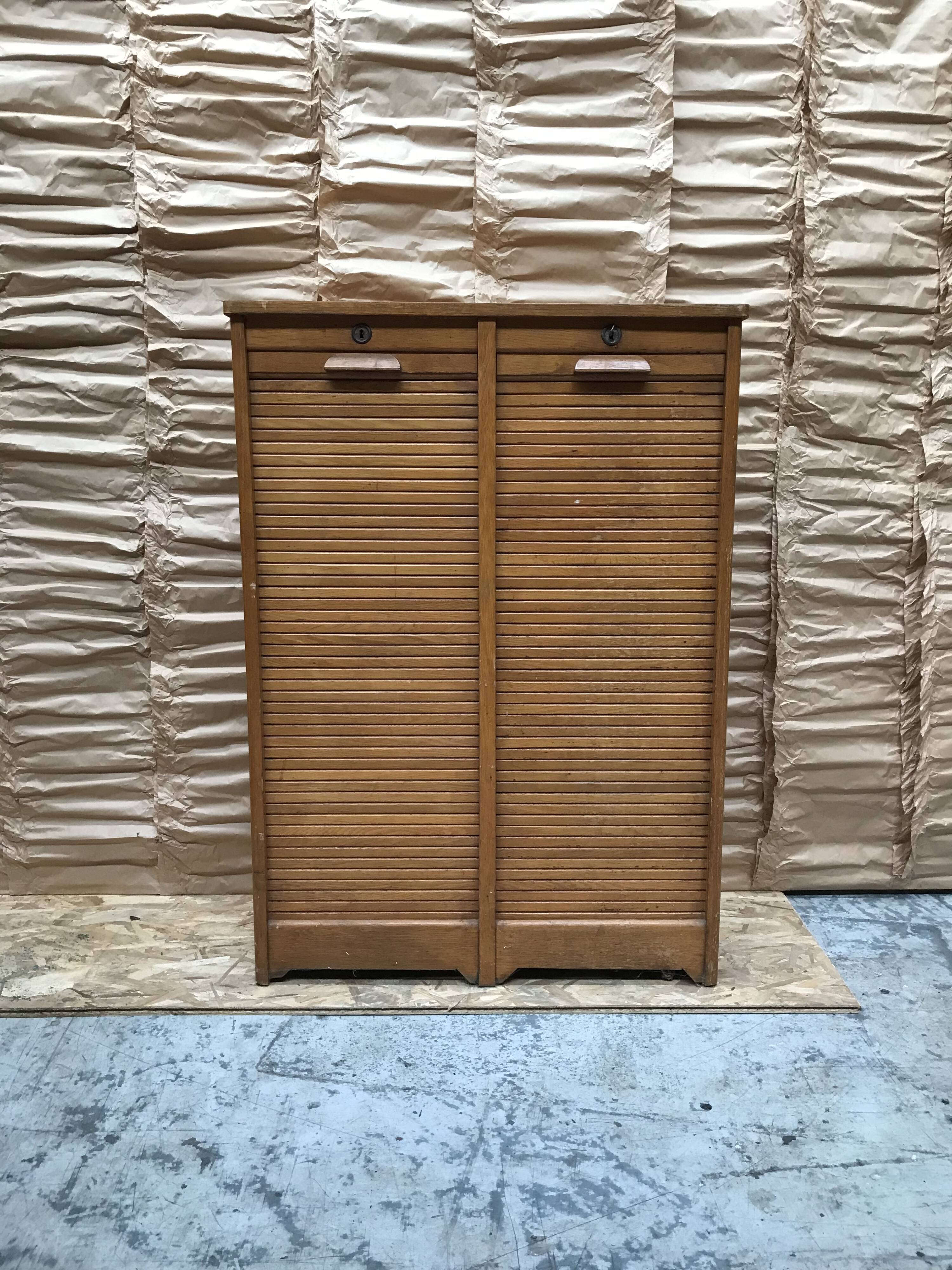 Curtain filing cabinet