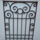 Grille de porte en fer forgé