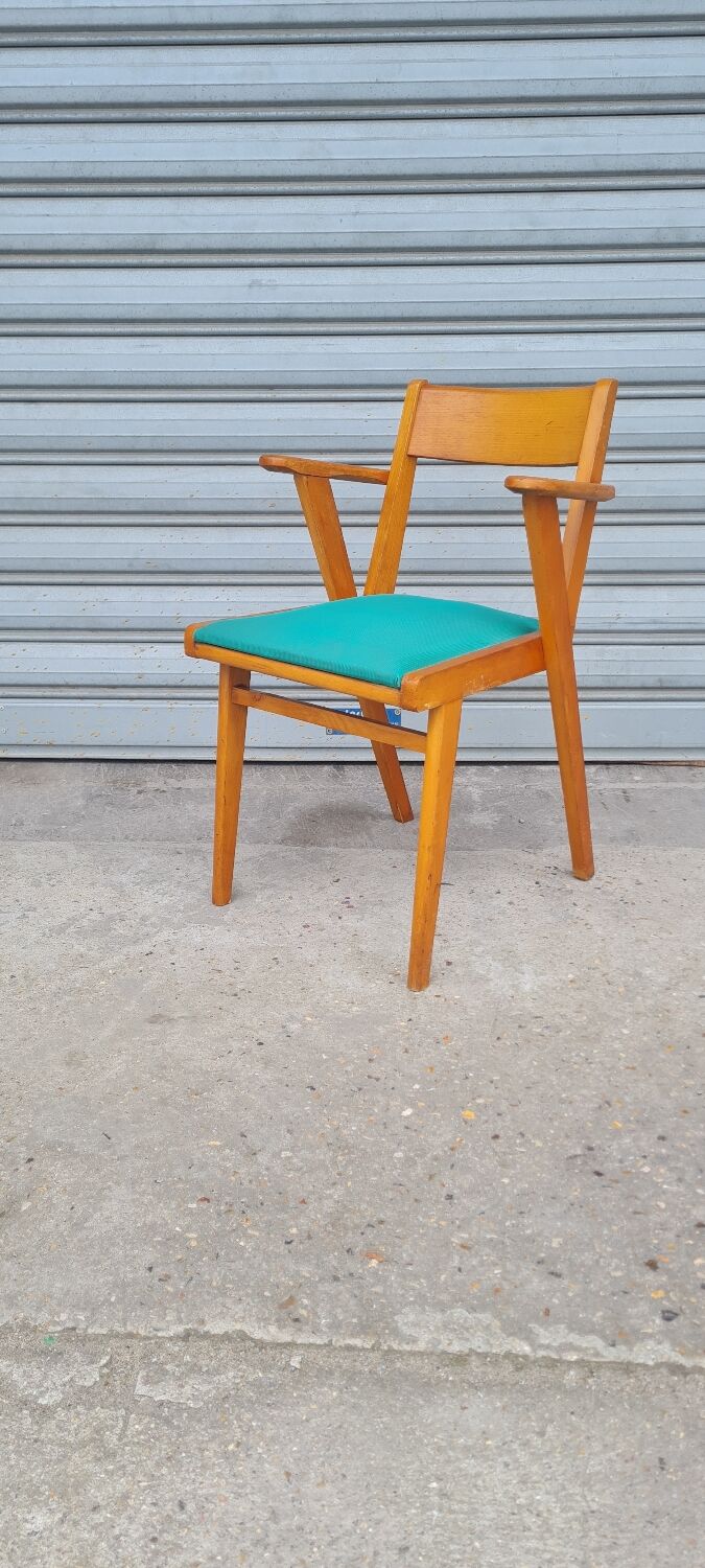 Light wood bridge armchair