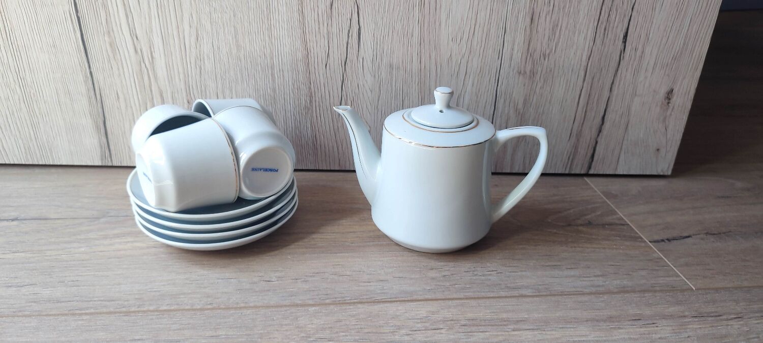 Vintage porcelain dinette