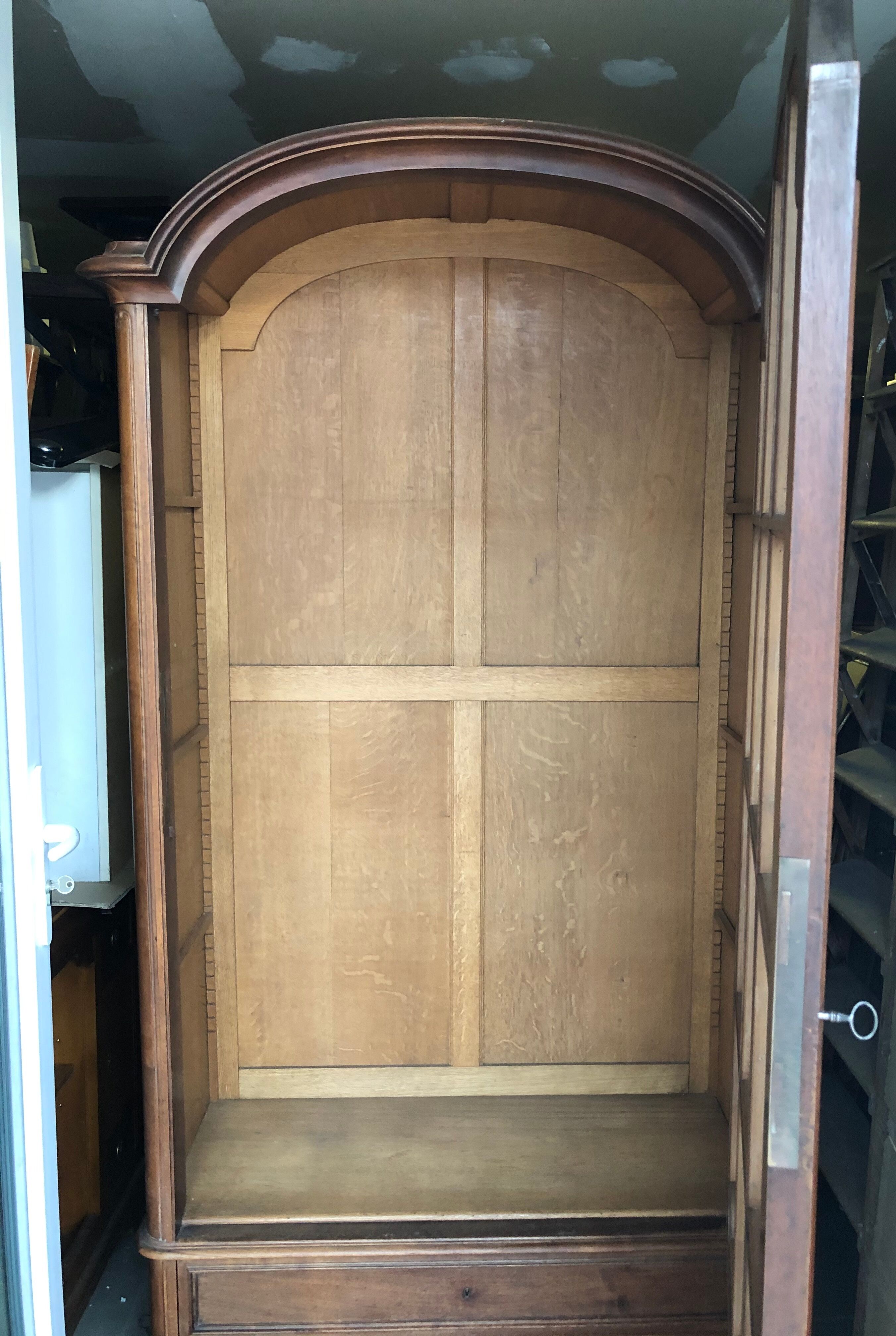 Vitrine ancienne