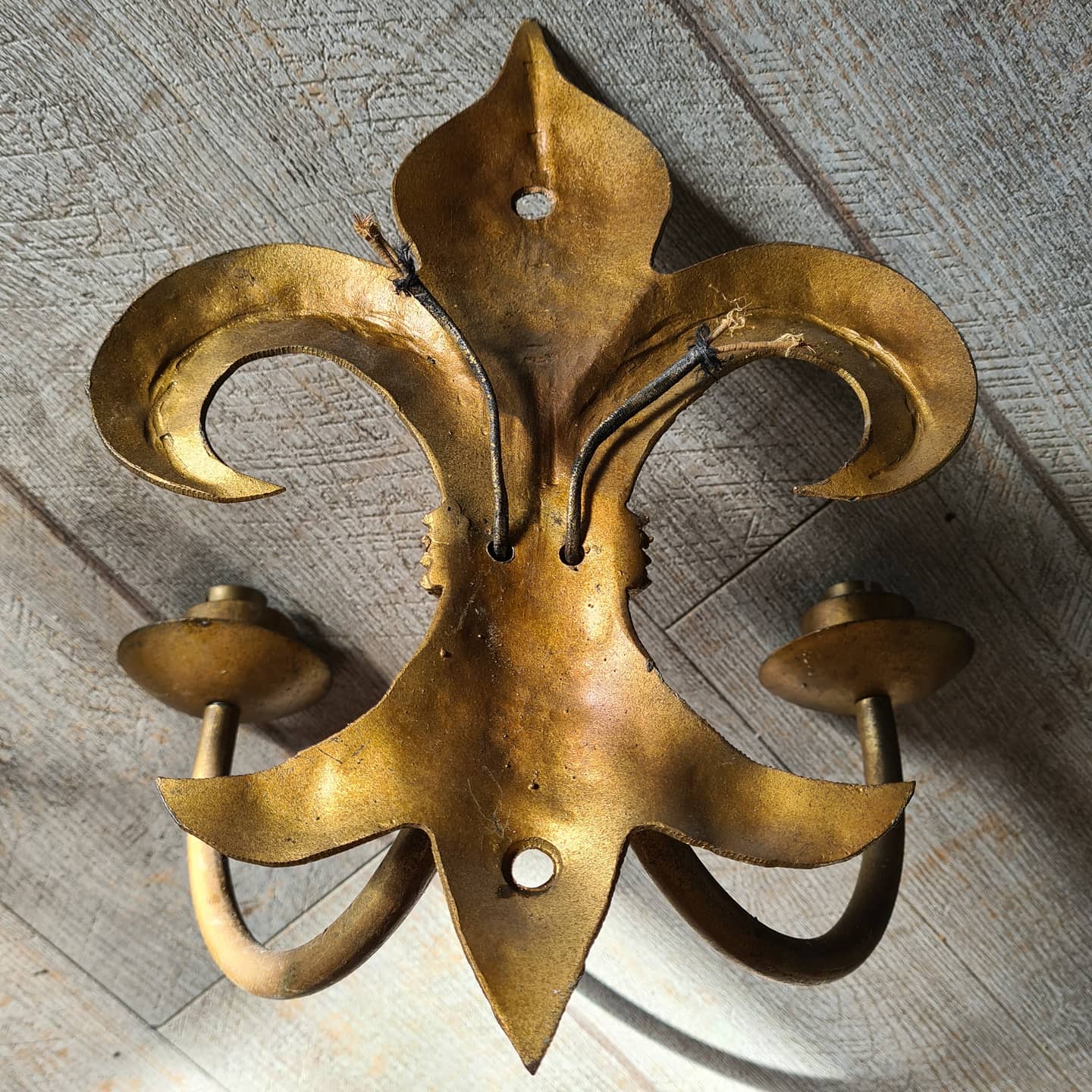 Lys flower brass sconces