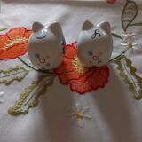 Salt and pepper shaker