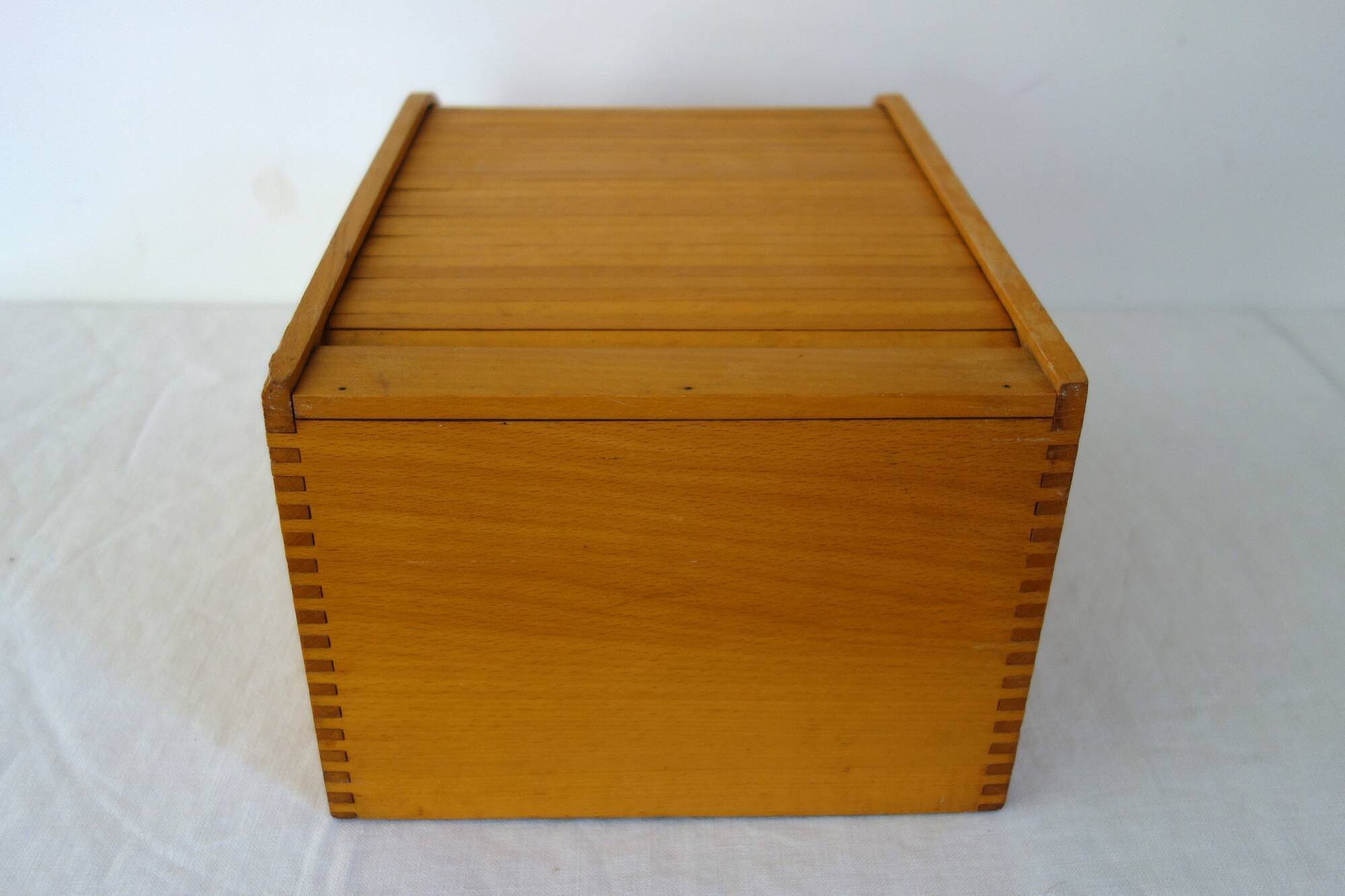 Vintage curtain box caisson