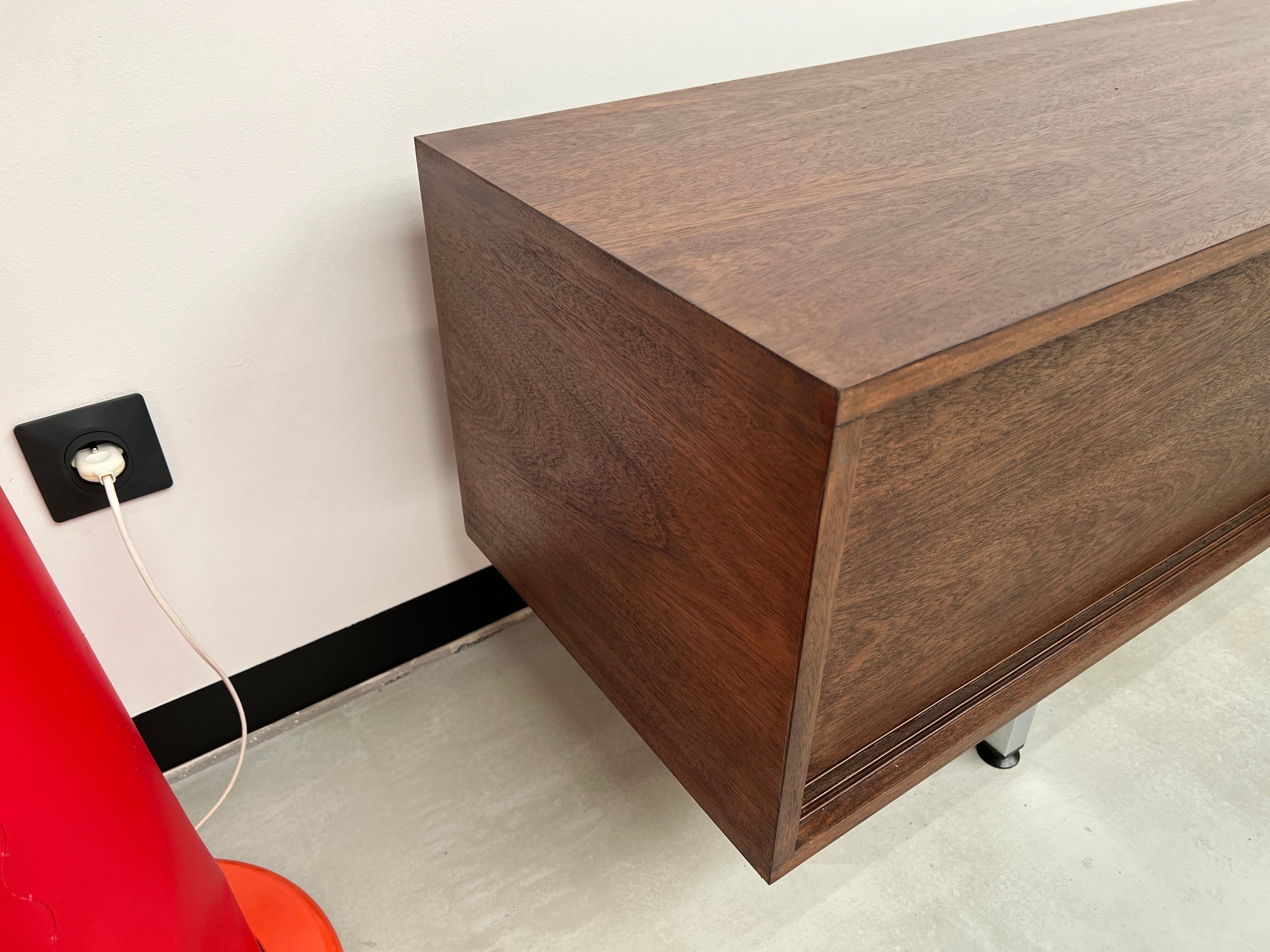 Italian sideboard from the 70s in rosewood