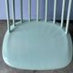 Chaise bâton blanche « Mademoiselle » du Finlandais Ilmari Tapiovaara