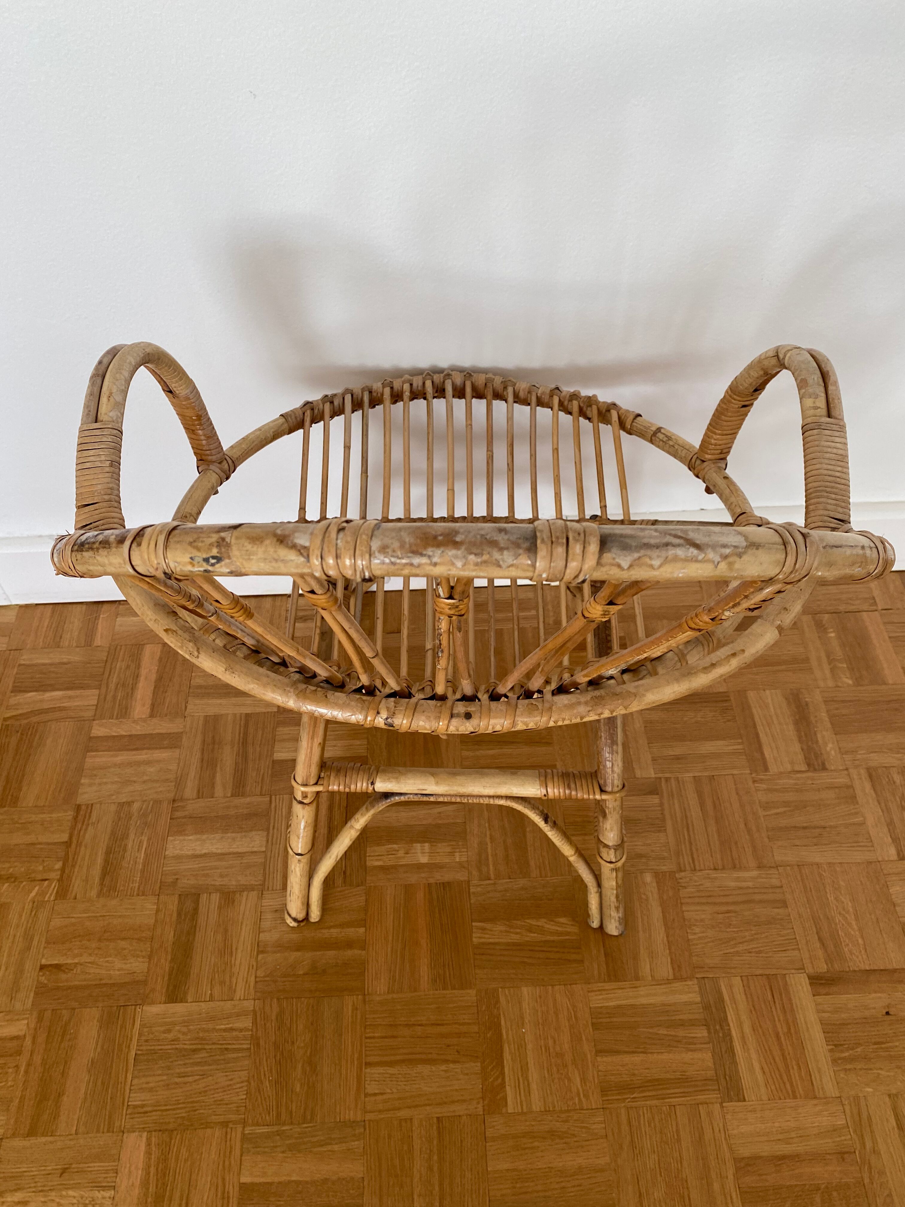 Armchair basket in vintage rattan 60's