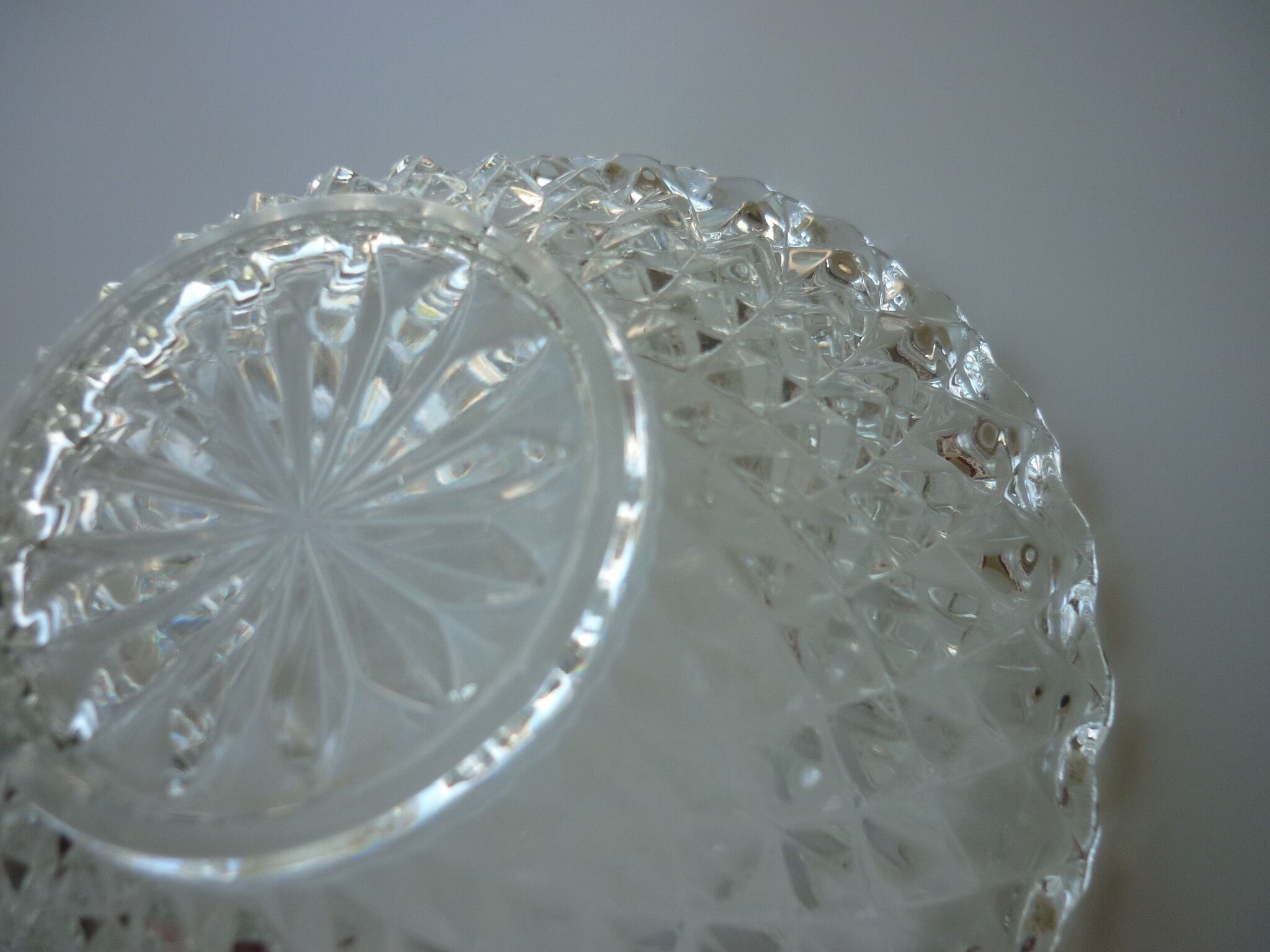 Set of 5 molded glass cups