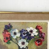 Table framed bouquet of flowers