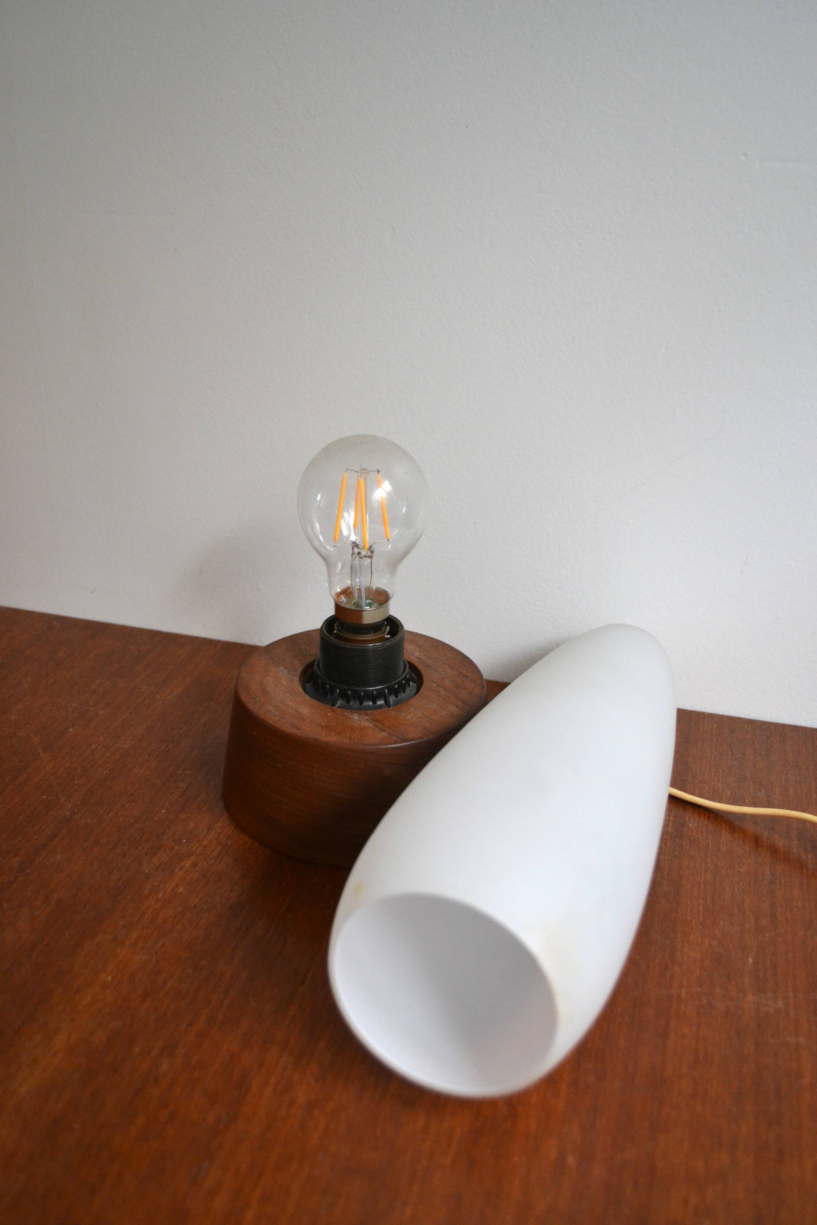 Scandinavian lamp Philips opaline teak