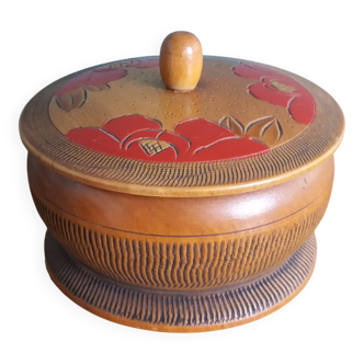 Tobacco pot, turned wooden box, chiseled and painted, 1920s or 1930s.