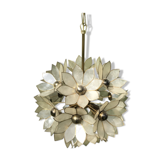 Capiz mother-of-pearl flowers suspended