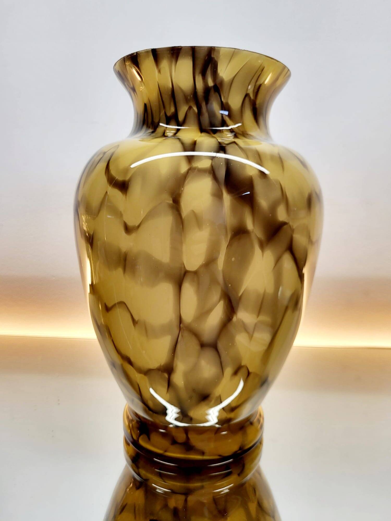 Vase in opaline glaze Art Deco Scailmont Glassworks Henri Heemskerk Belgium