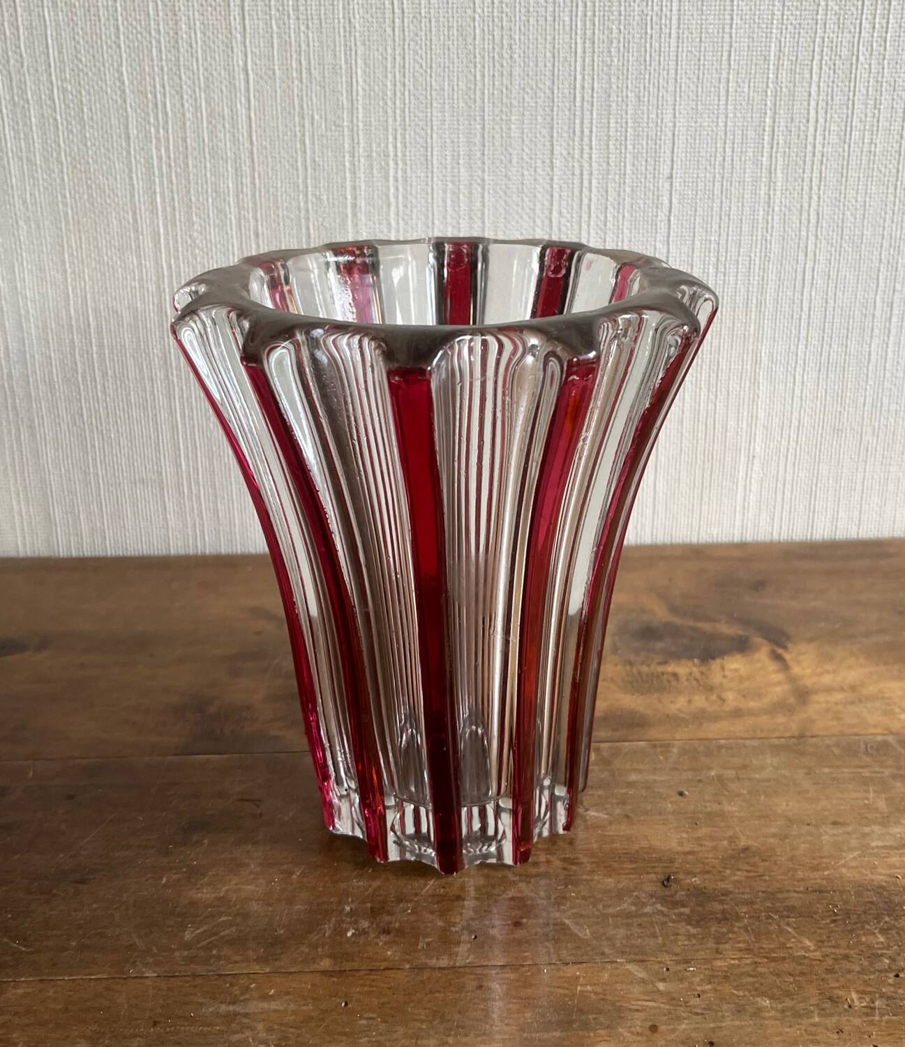 Small Art Deco vase by Pierre d'Avesn
