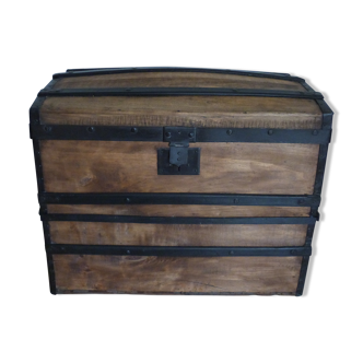 Trunk completely renovated former early twentieth