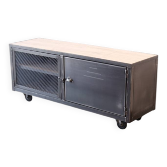 Custom-made industrial TV unit – Micheli Design