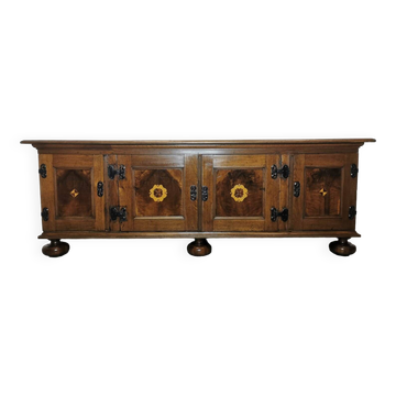 Baroque sideboard