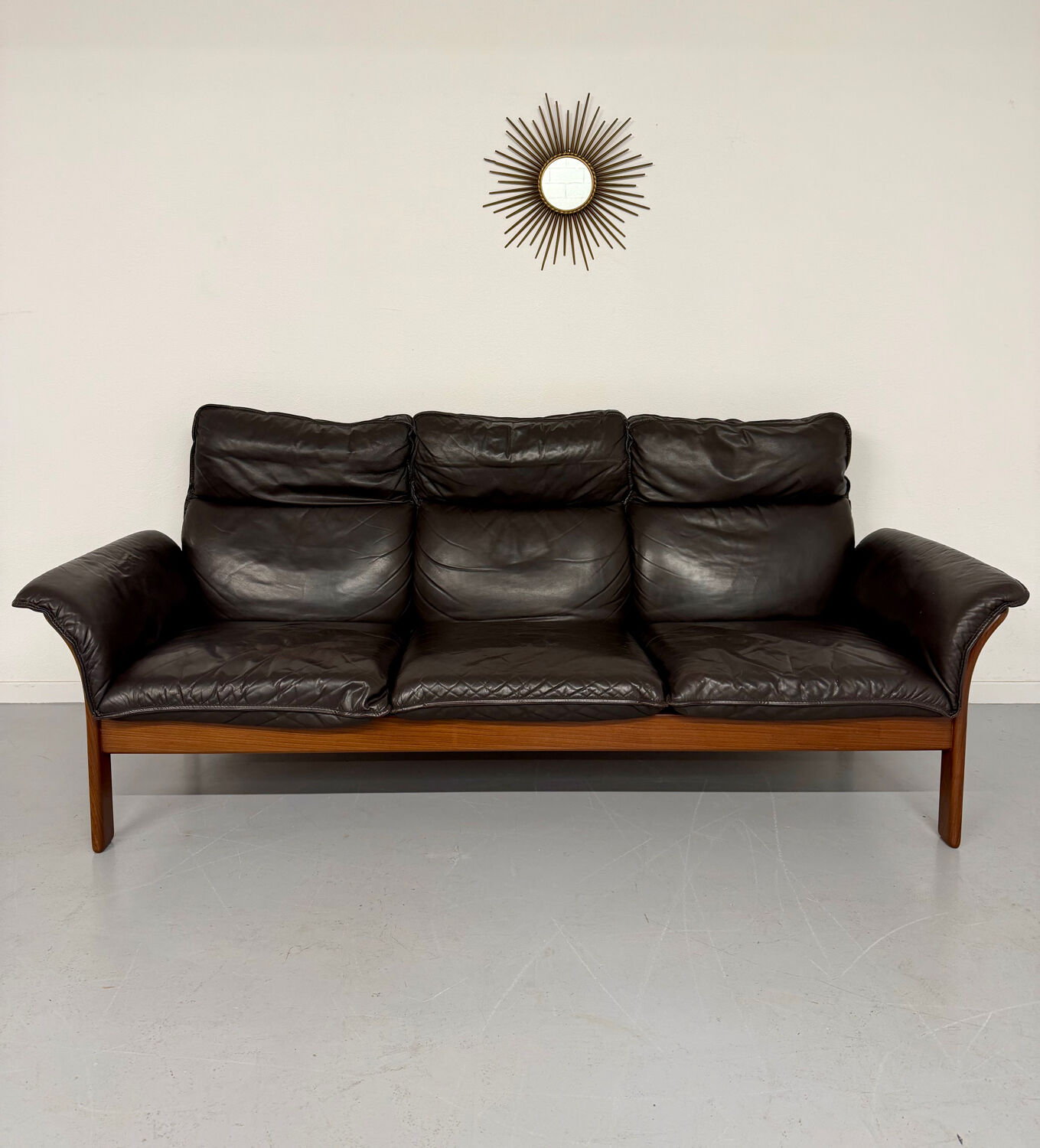 Vintage black leather Dreipunkt Scala design 3-seater sofa in teak.