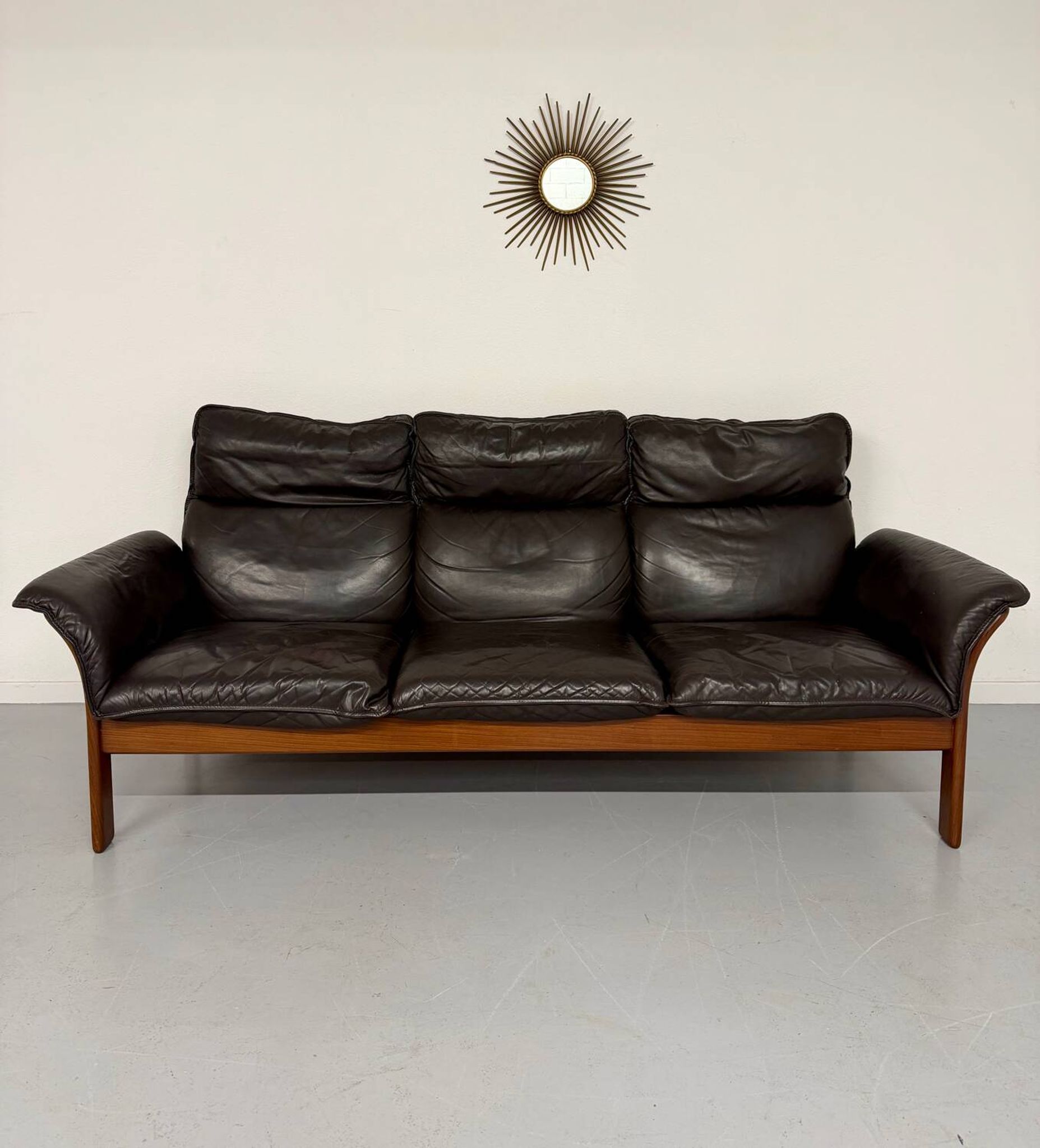 Vintage black leather Dreipunkt Scala design 3-seater sofa in teak.