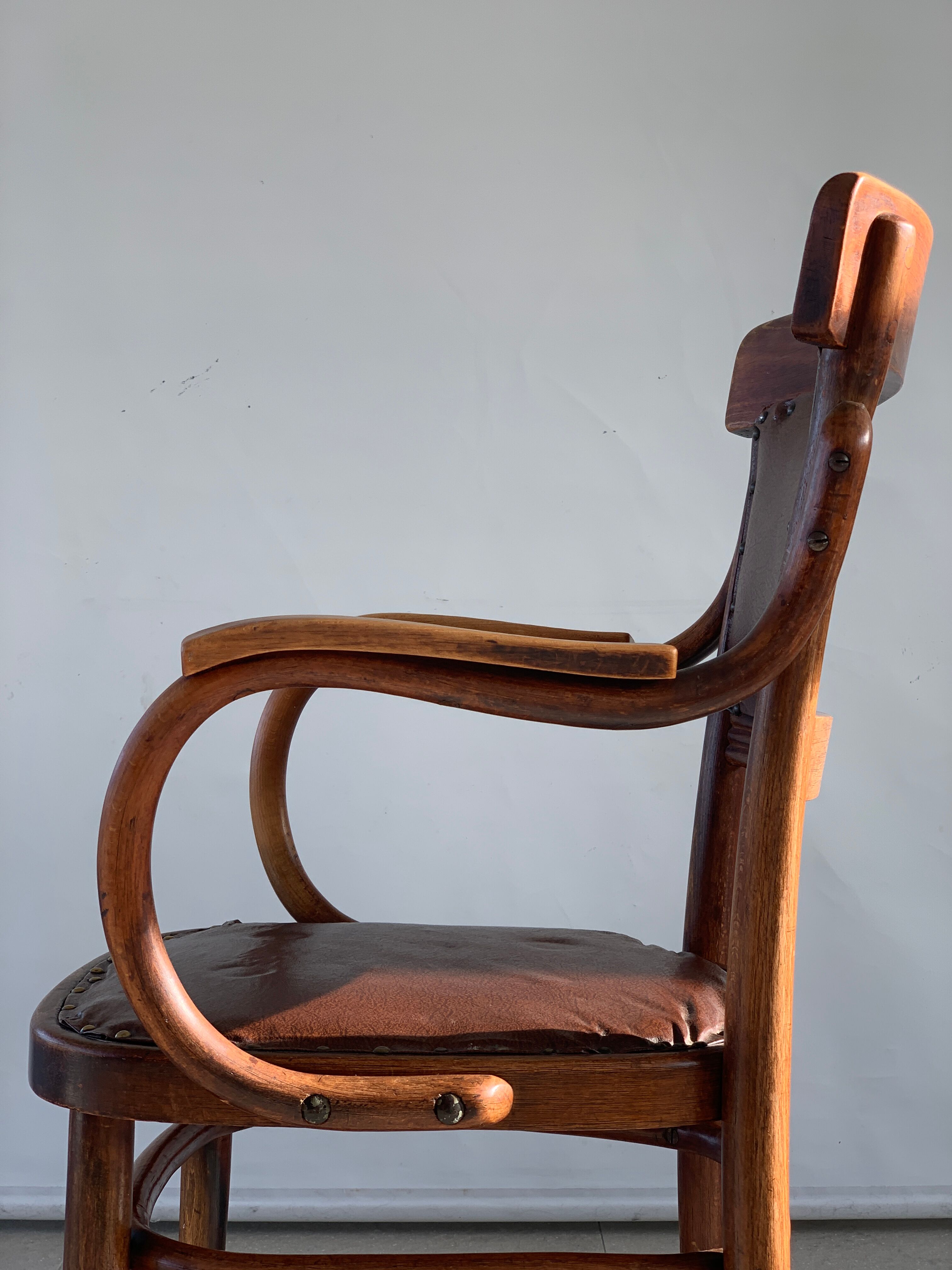 Thonet chair with armrests