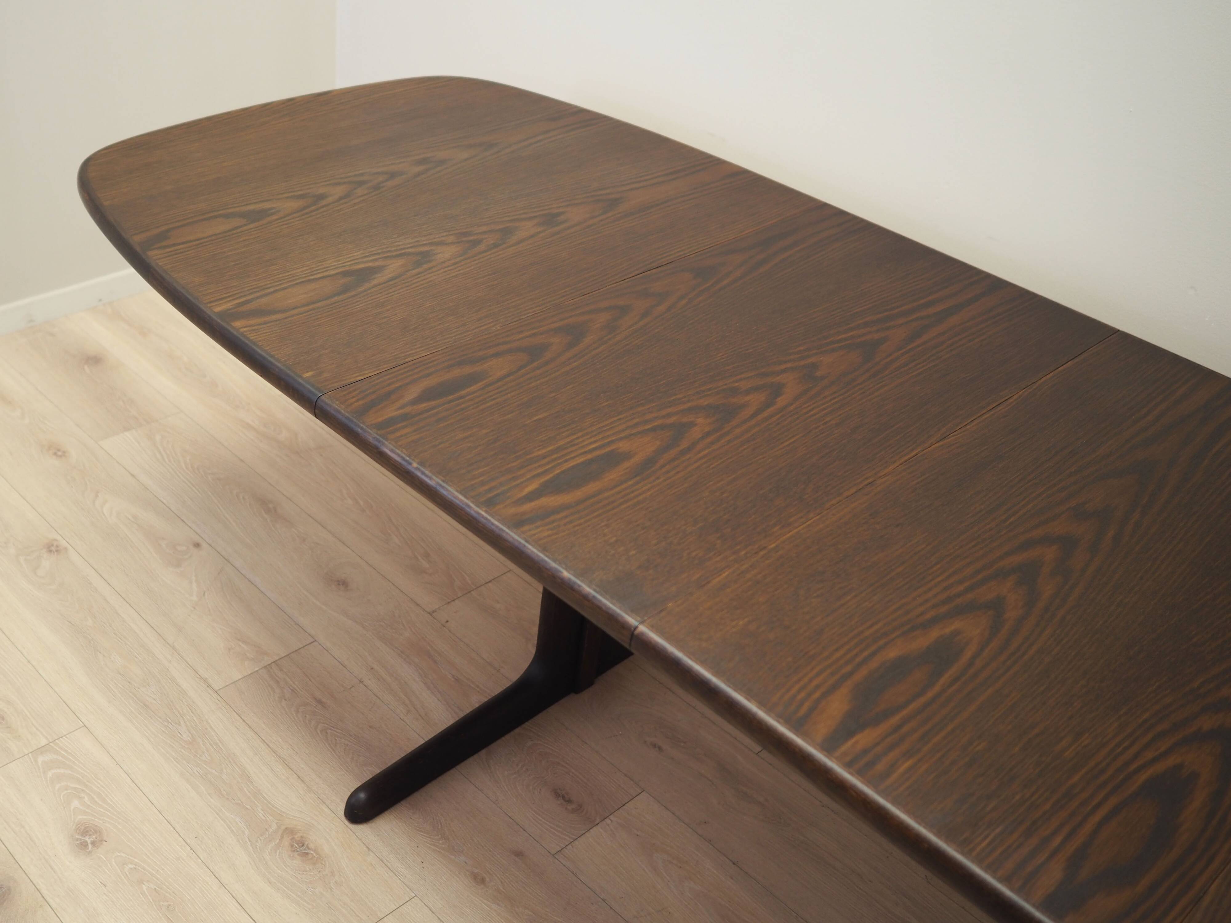Table en chêne, design danois, années 1970, fabricant : Skovby