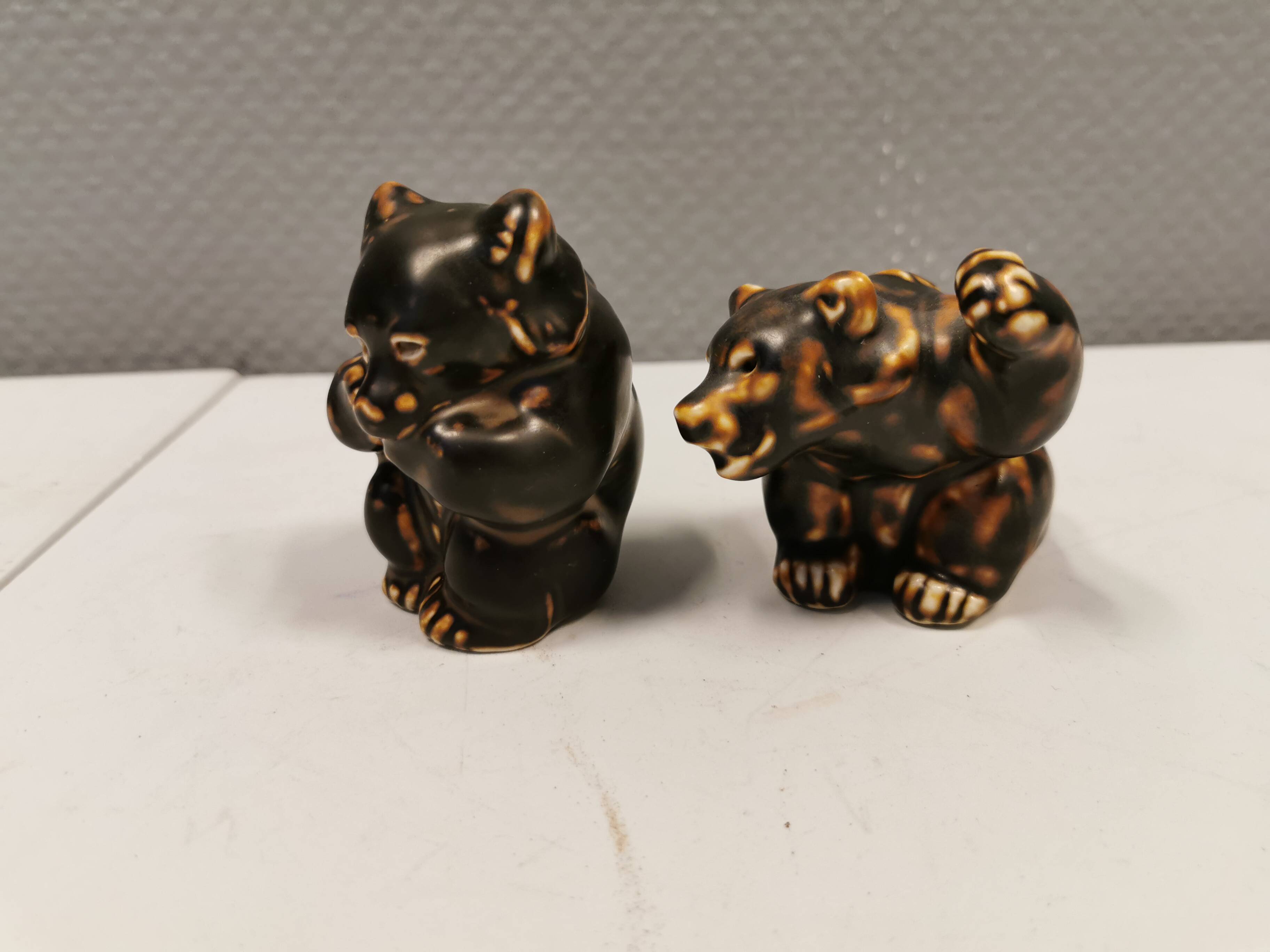 Two Royal Danish porcelain bears by Knud Kyhn