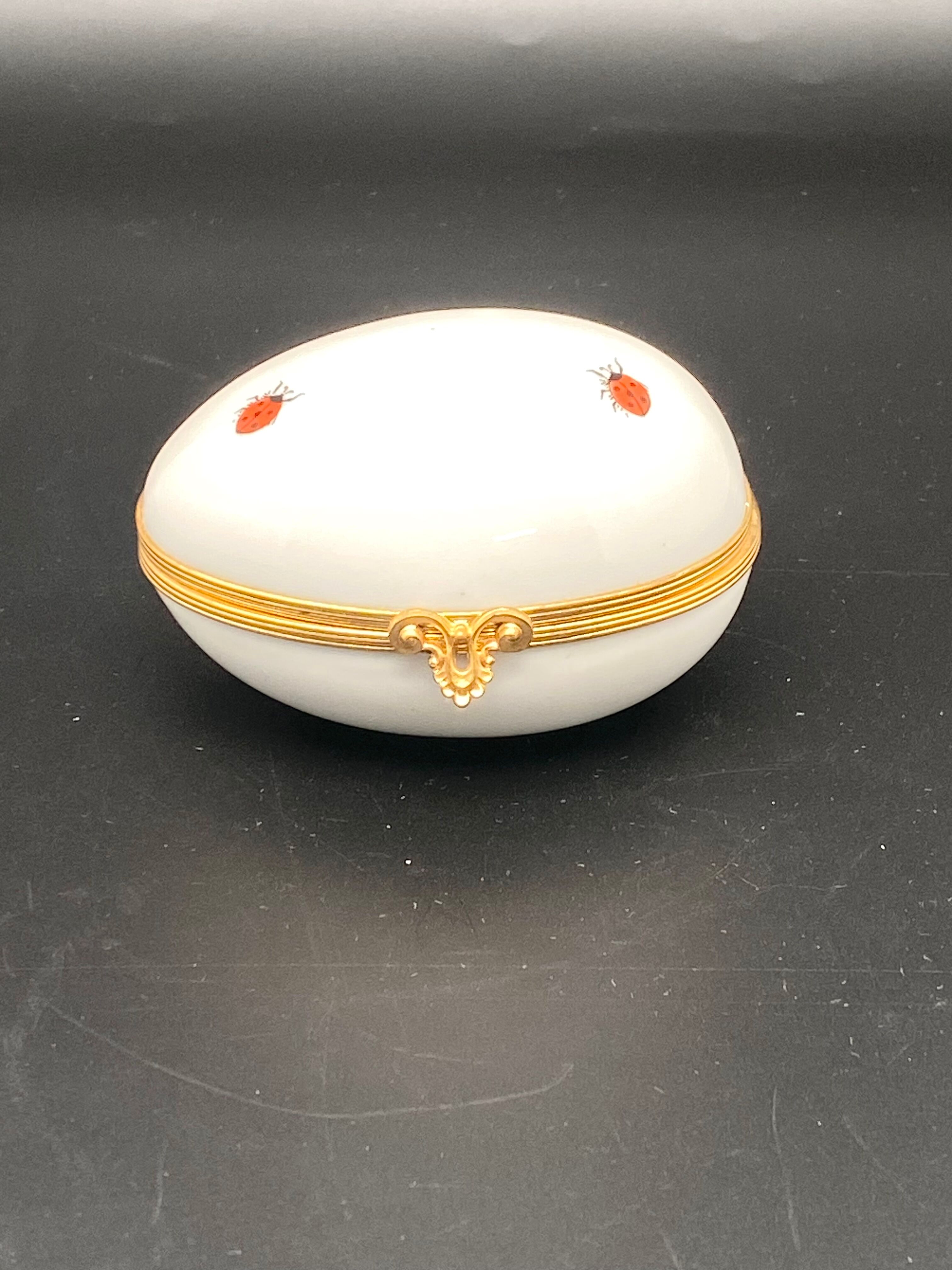 Decorative egg in Limoges porcelain Ladybug pattern