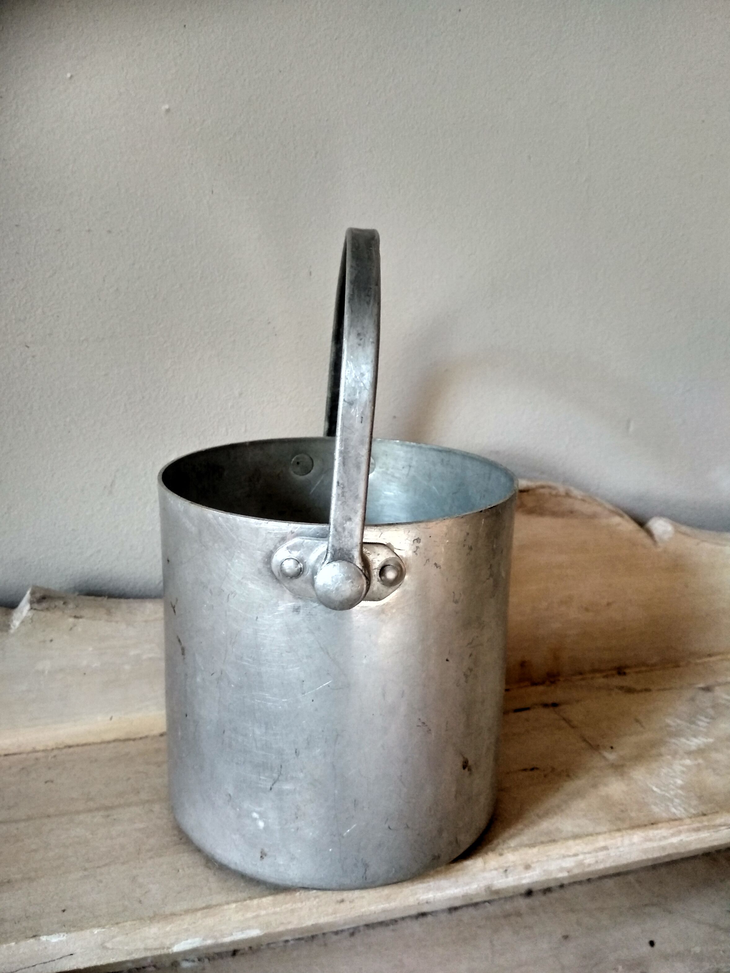 Small aluminum bucket with handle - - kitchen cutlery door