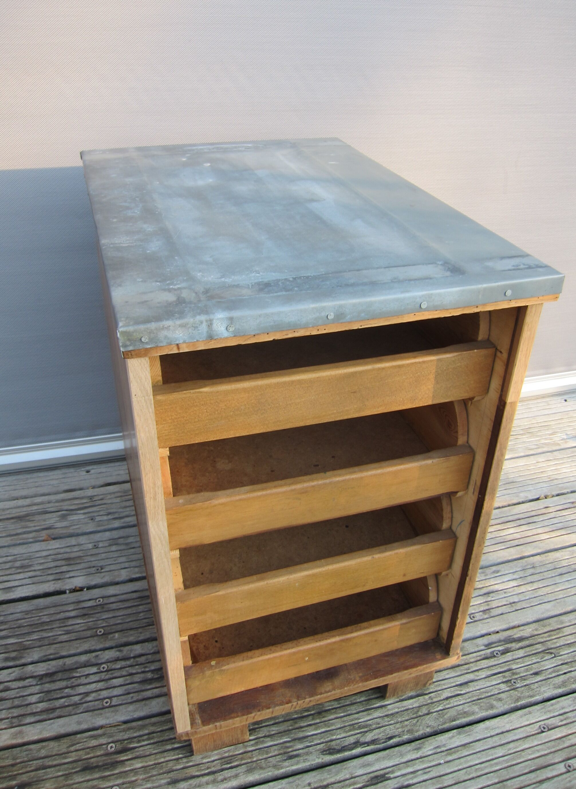 Furniture of haberdashery 4 drawers and zinc