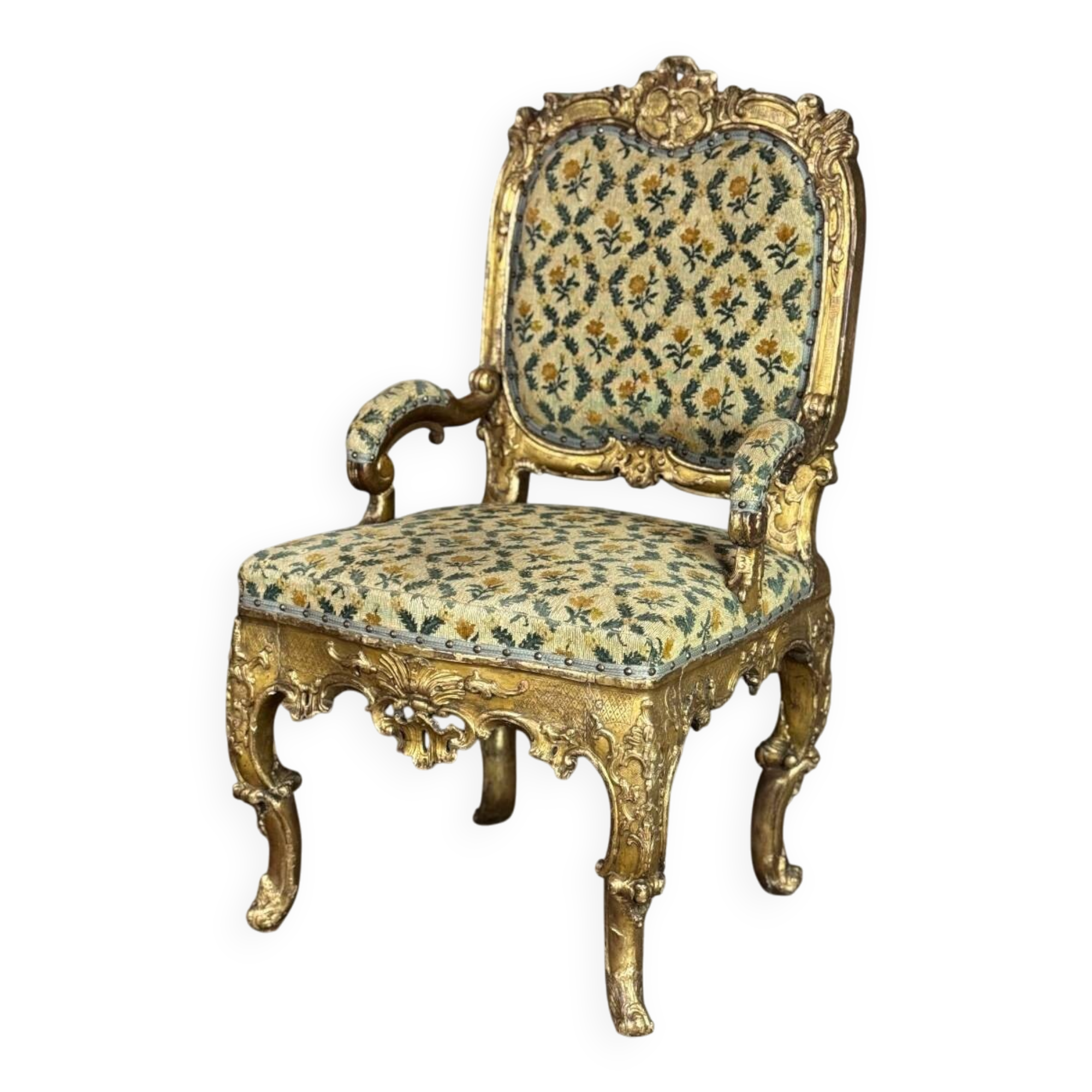 Remarkable small armchair in carved and gilded wood, Venice, early 18th century