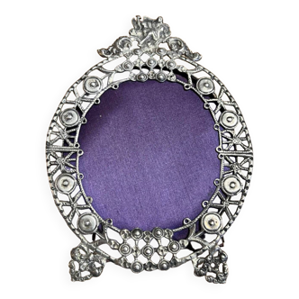 Round Renaissance style photo frame in silver circa 1880