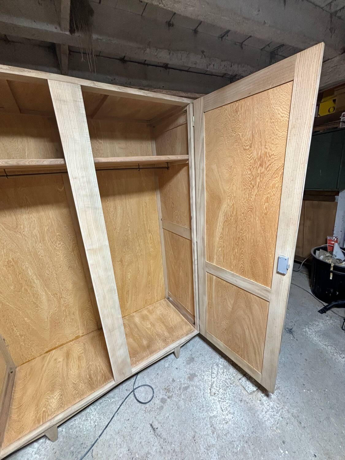 Armoire parisienne bois naturel