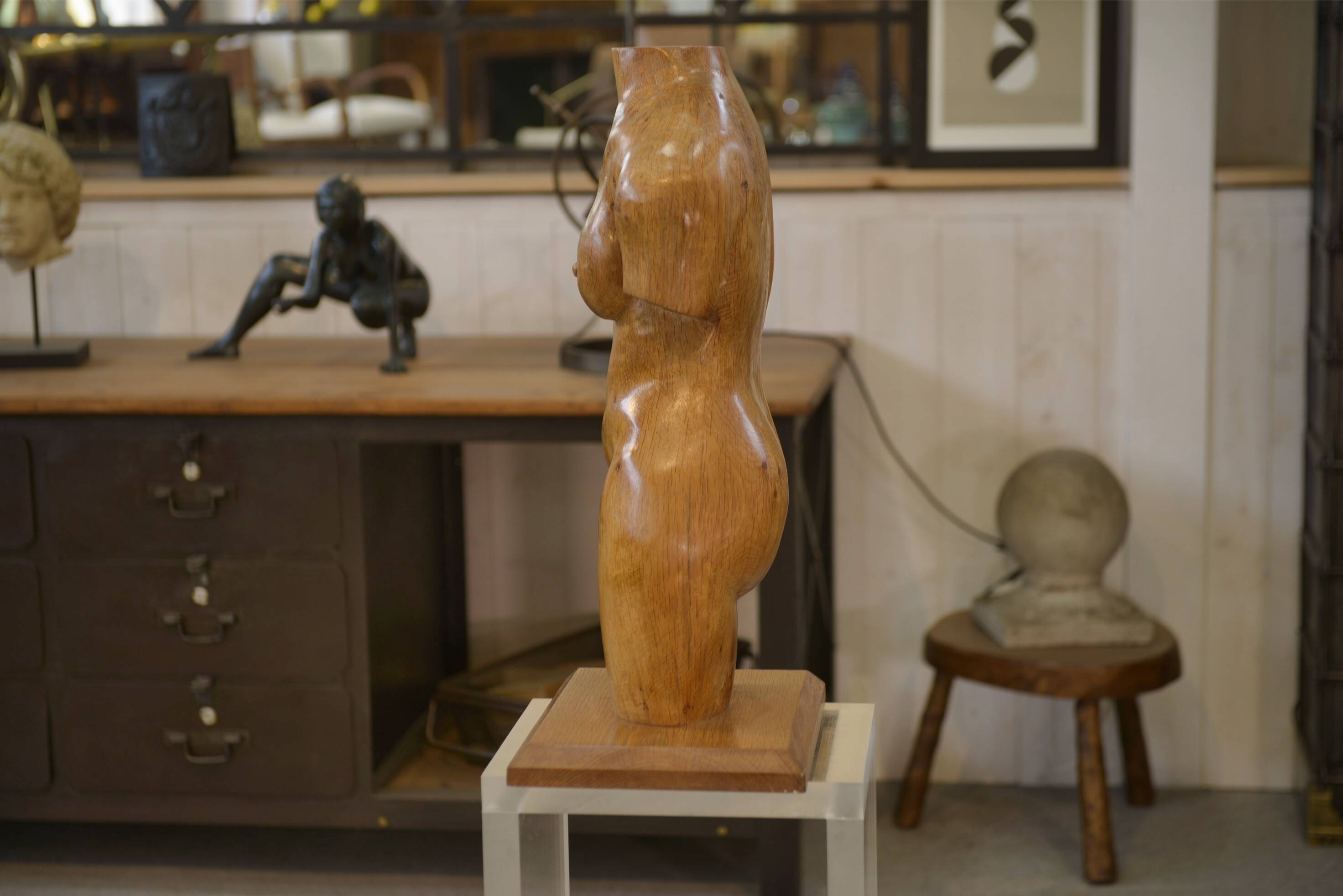 Sculpture nu en chêne 1960’s