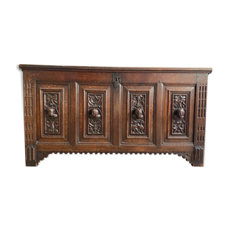 Chest cabinet in oak carved high period