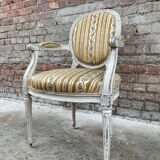 Fauteuil français de style Louis XVI avec revêtement