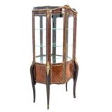 Vitrine style Louis, France, vers 1910.