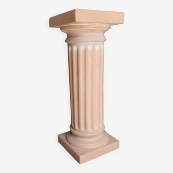 Pink plaster column