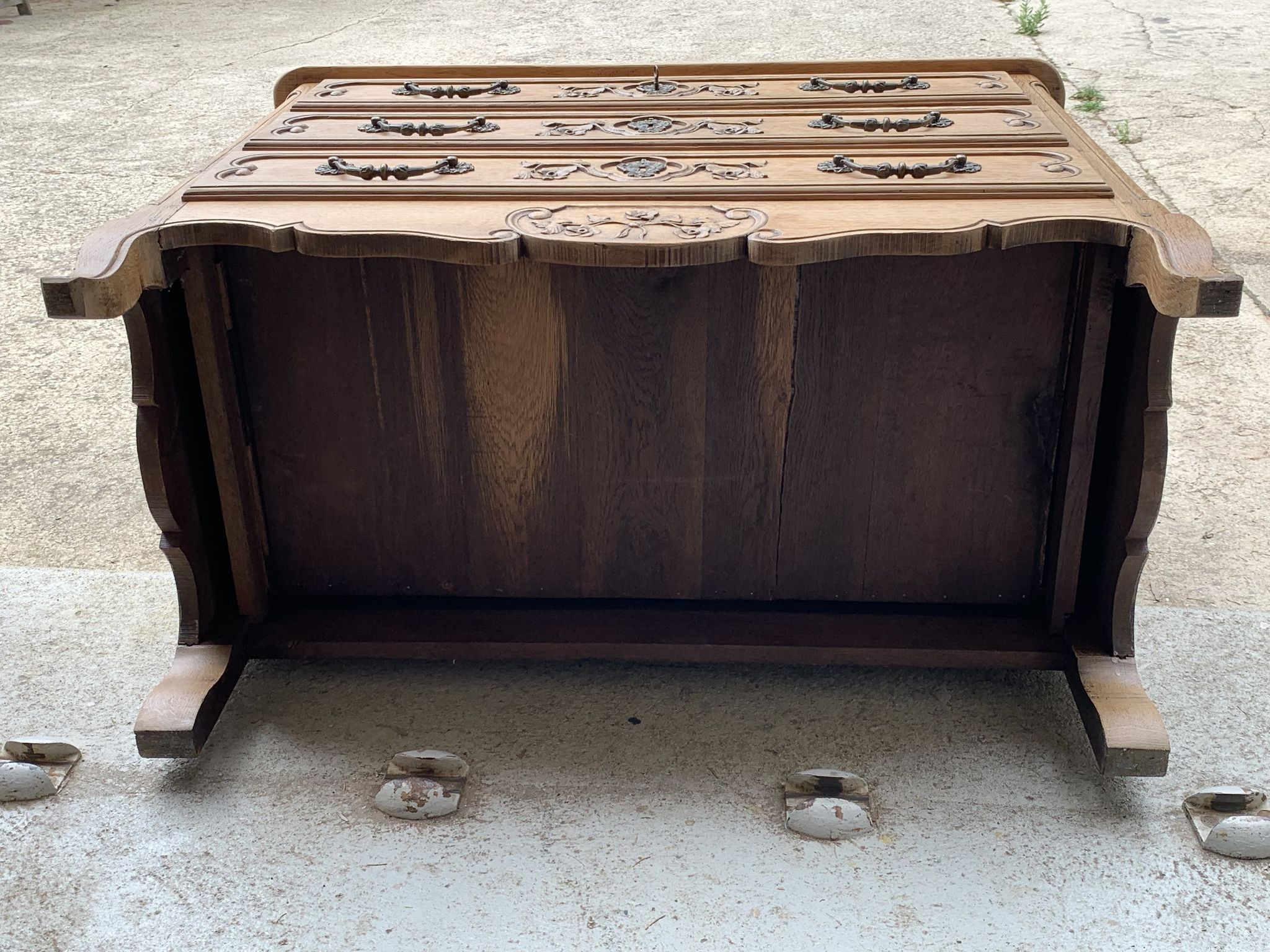 Louis XV style chest of drawers, solid raw oak, 1920.