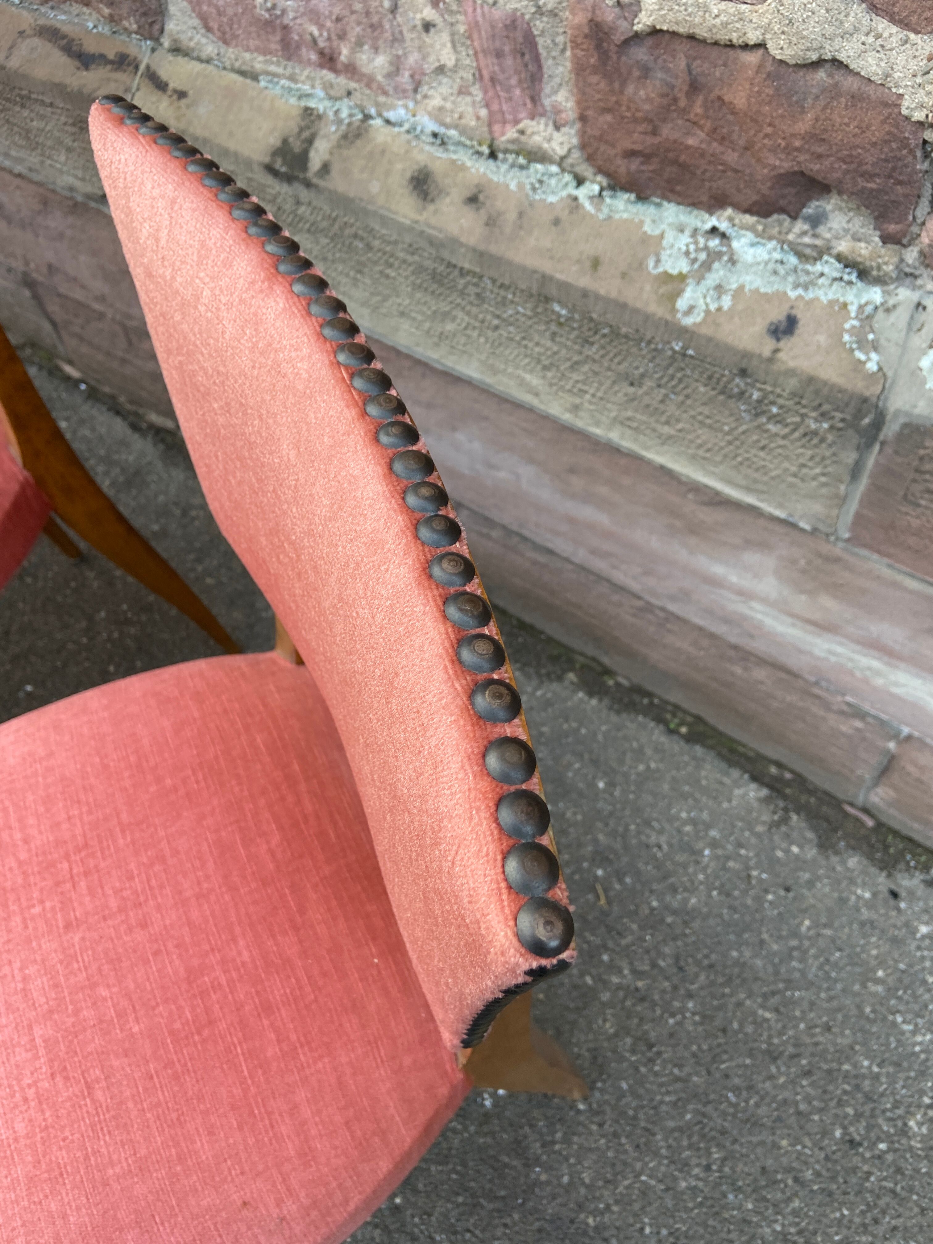 Suite of 6 art deco chairs 1950 walnut & pink velvet