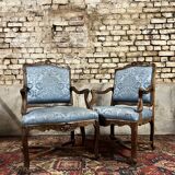 Paire de fauteuils en bois naturel de style régence xix eme siècle