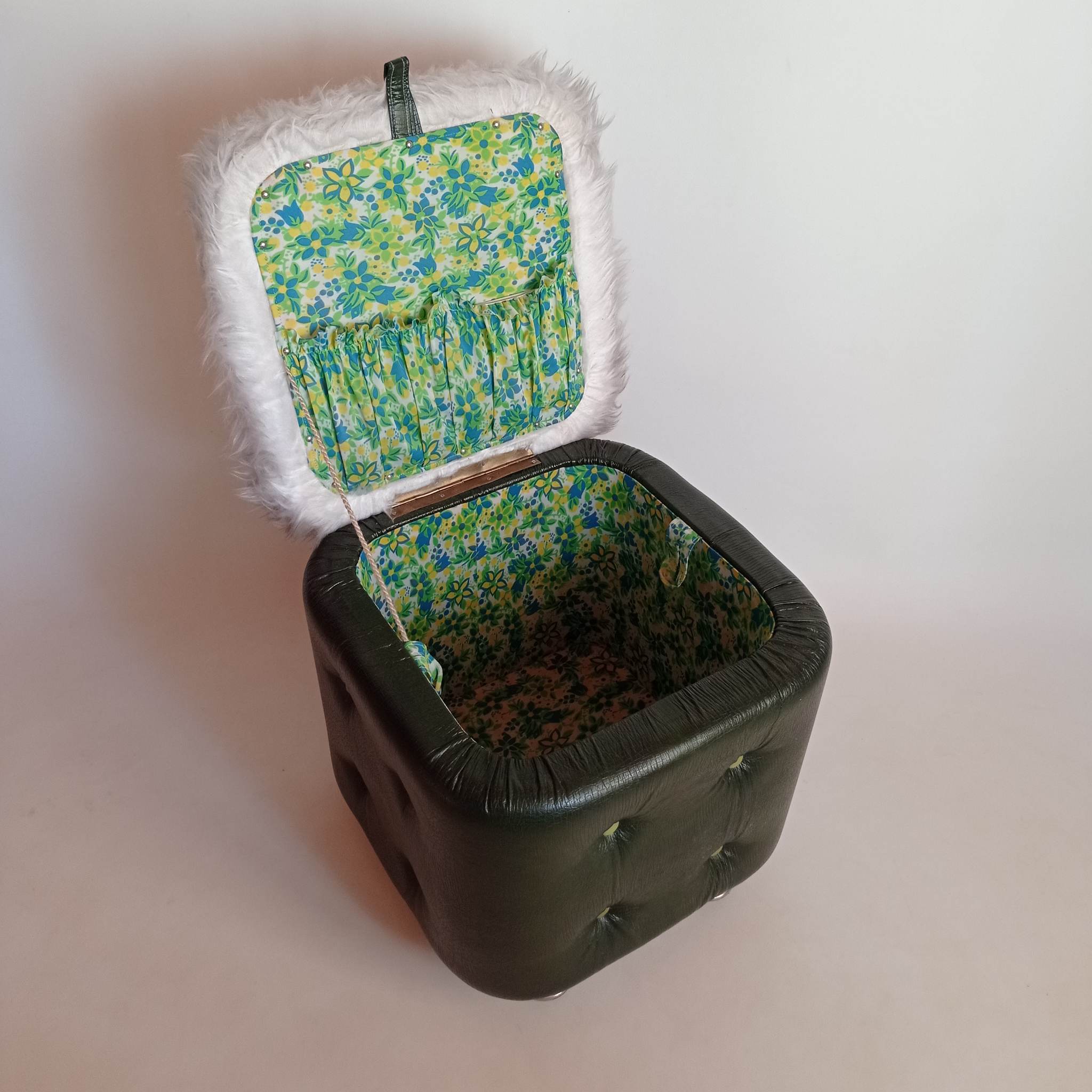 Pouf avec rangements des années 70