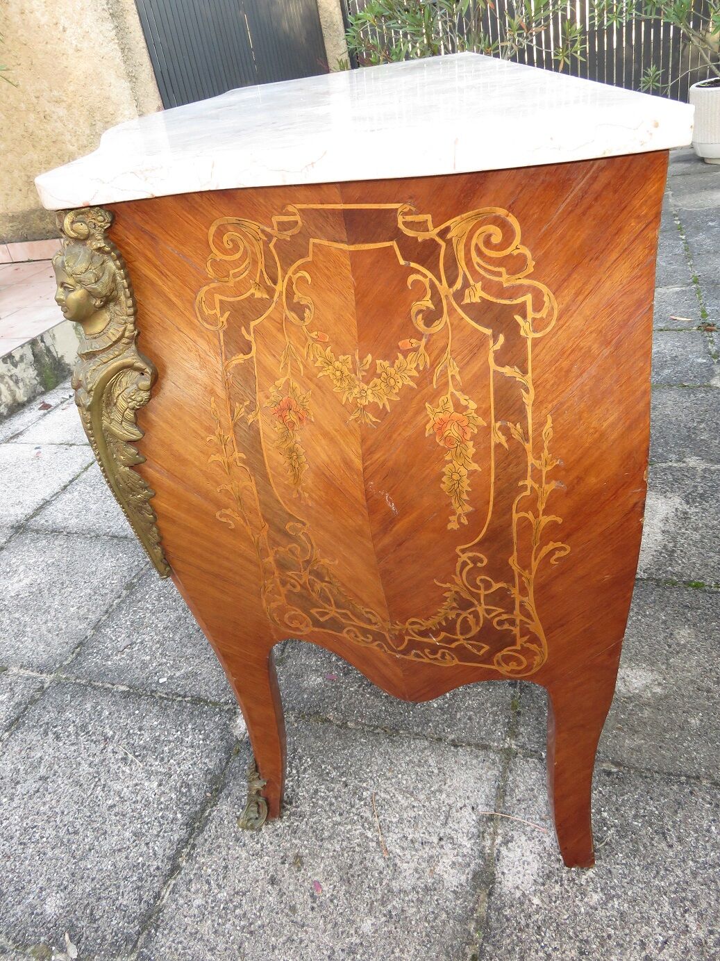 Dresser Louis XV style