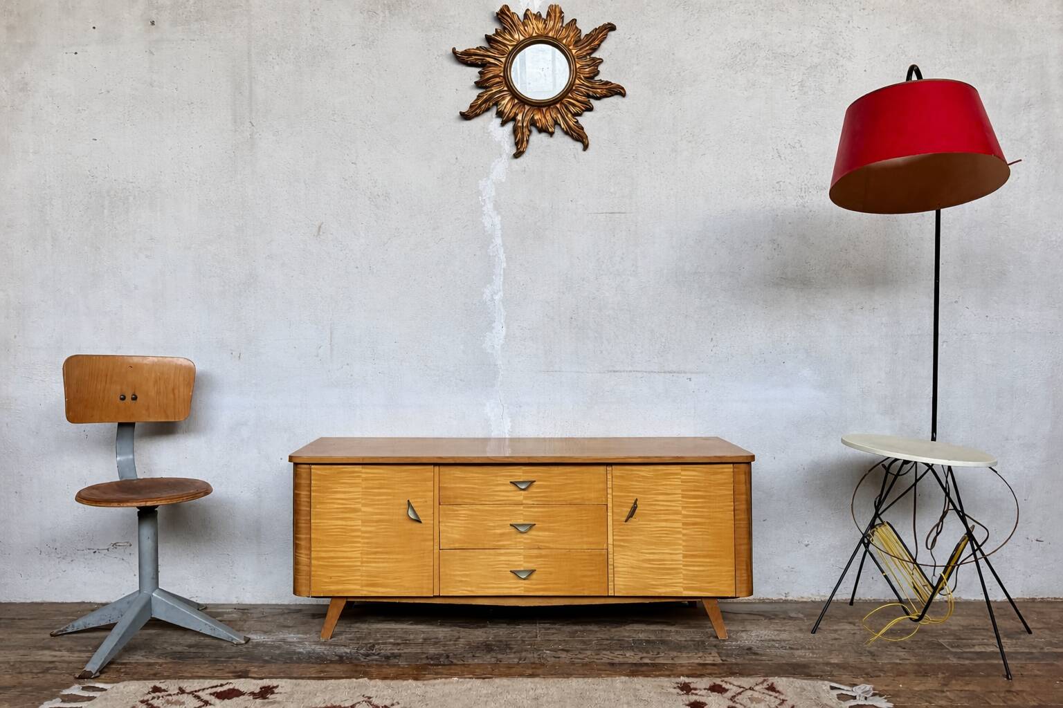 Vintage TV unit with tapered legs in Scandinavian style.