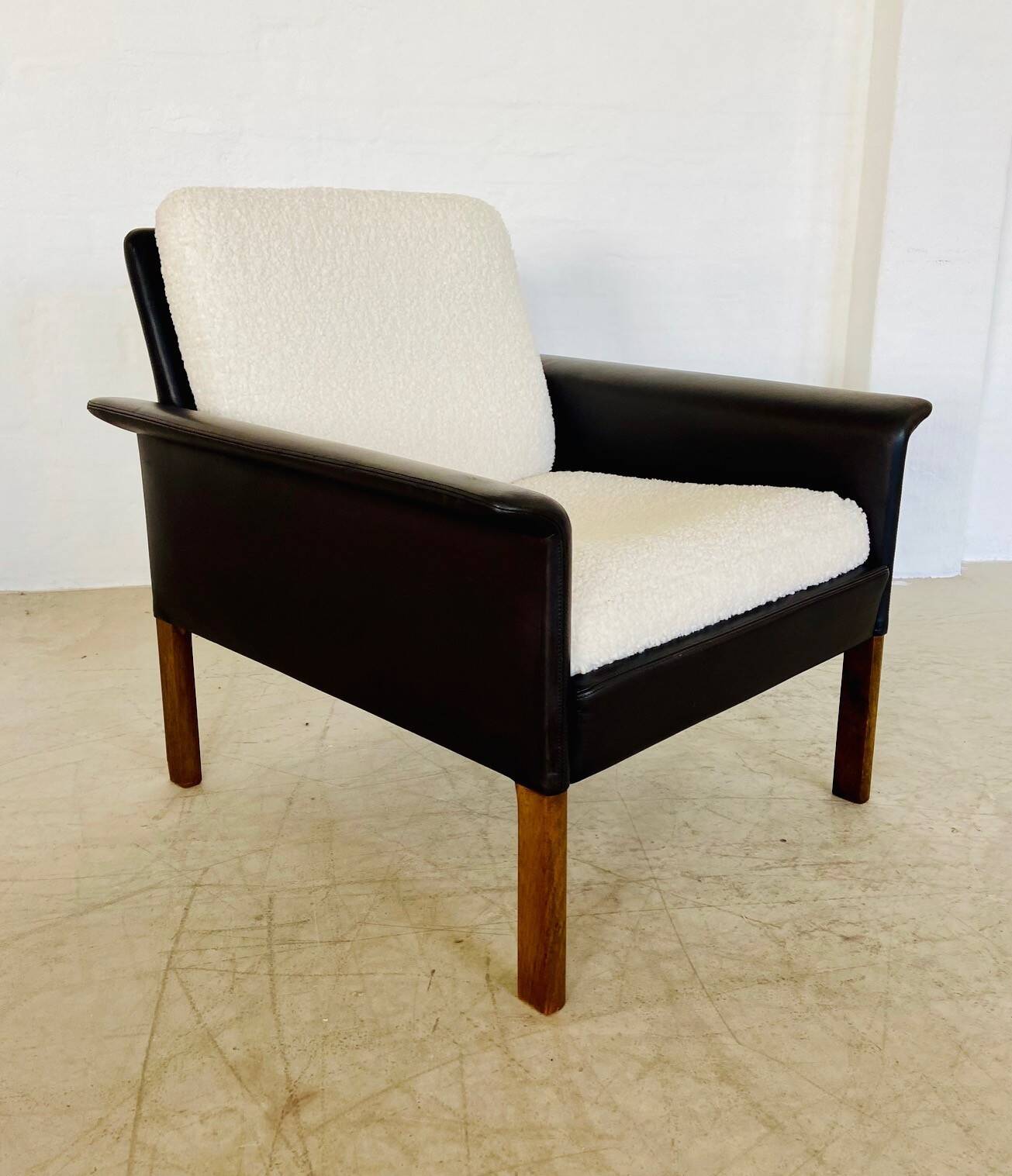 1960s retro Hans Olsen rosewood and leather lounge chair