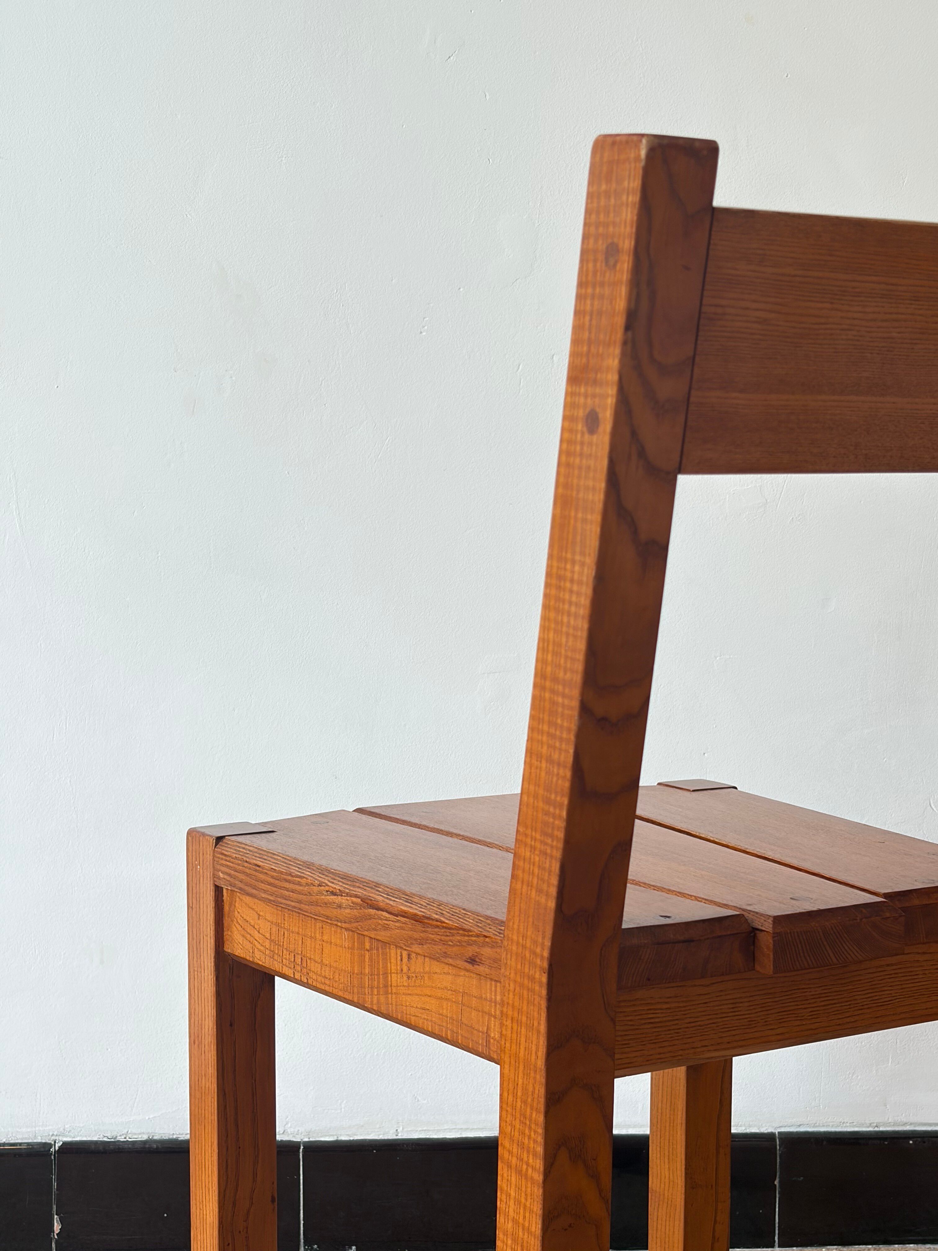 Chairs in solid elm